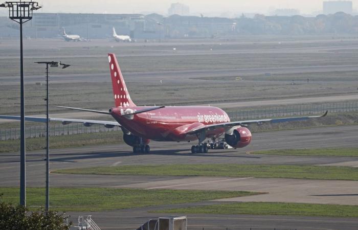 Un Airbus A330 abre una nueva ruta aérea para el turismo en Groenlandia pese a las consecuencias del calentamiento global