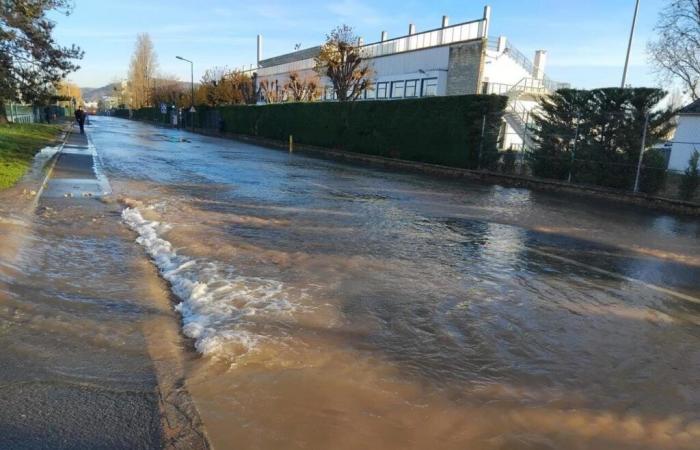 Deslumbrante inundación en un pueblo de Yvelines