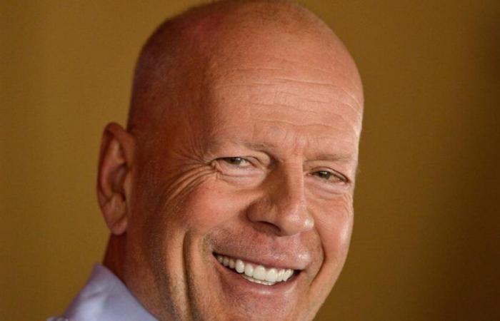 Para Acción de Gracias, Bruce Willis aparece sonriendo junto a sus hijas