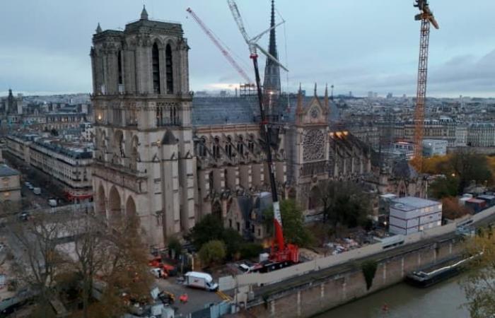 La catedral restaurada se revela con una visita final de Emmanuel Macron.