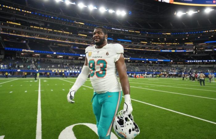 Calais Campbell lanza un ataque vertiginoso a la defensa de los Dolphins y expone tacleadas fallidas críticas después de una aplastante derrota ante los Packers.