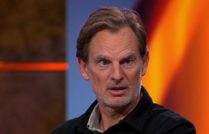 Ronald de Boer escucha entrevista con jugador del Ajax y está seguro: ‘Se va a ir’