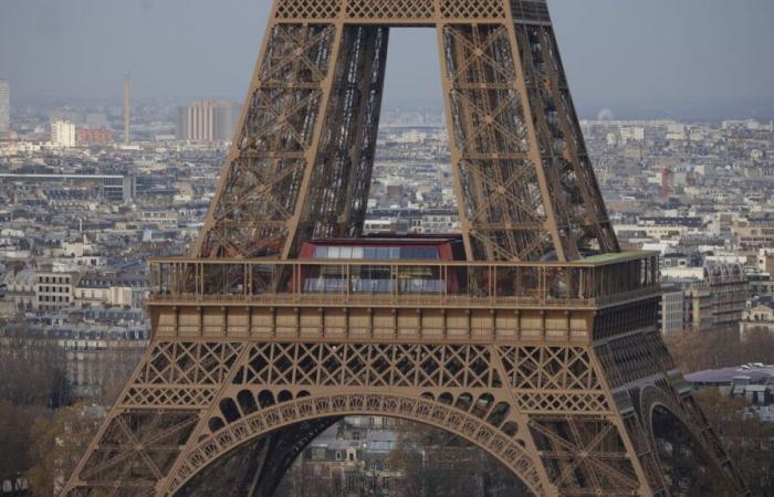 14.000 escolares podrán visitar la Torre Eiffel gratis… ¡a pie!