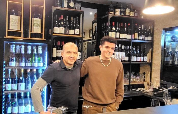 un dúo de padre e hijo al frente de un nuevo bar de vinos en el barrio de Marché