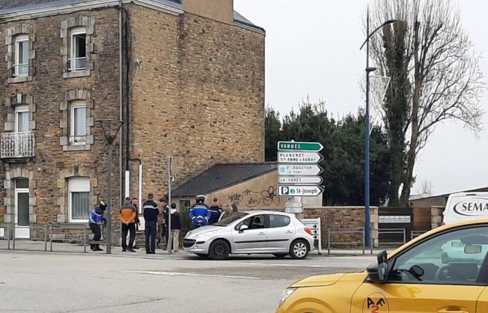 Infracciones y personas buscadas durante un importante control en carretera