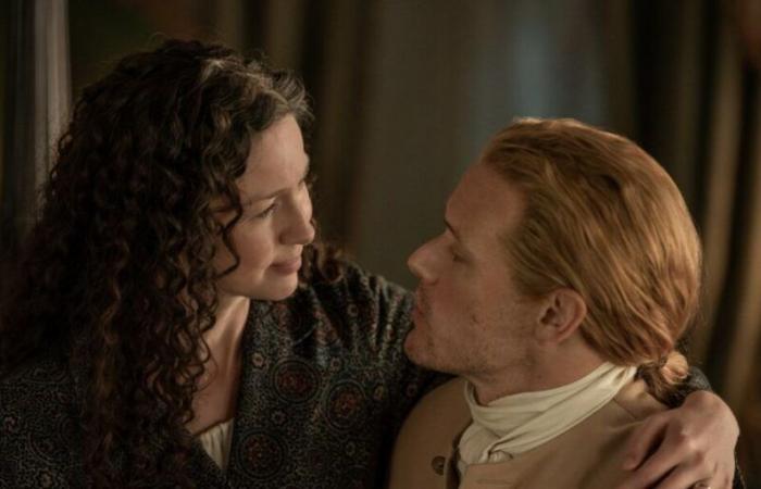 Caitriona Balfe (Claire) reacciona al anuncio de esta impactante muerte en el episodio 10