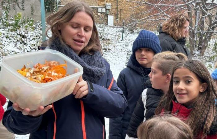 Pontarlier. El gallinero de la subprefectura para sensibilizar sobre el reciclaje de residuos orgánicos