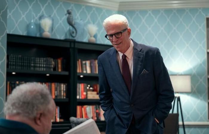 En “Old-School Spy”, de Netflix, Ted Danson, de 76 años, se infiltra en la residencia de ancianos