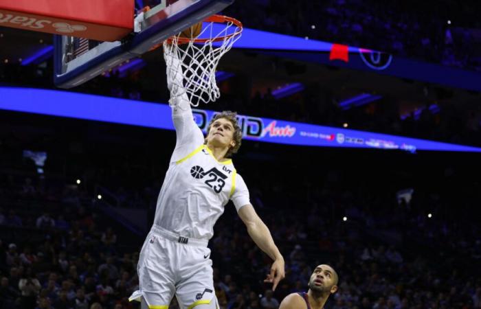 Lauri Markkanen supera a Anthony Davis para una volcada inversa