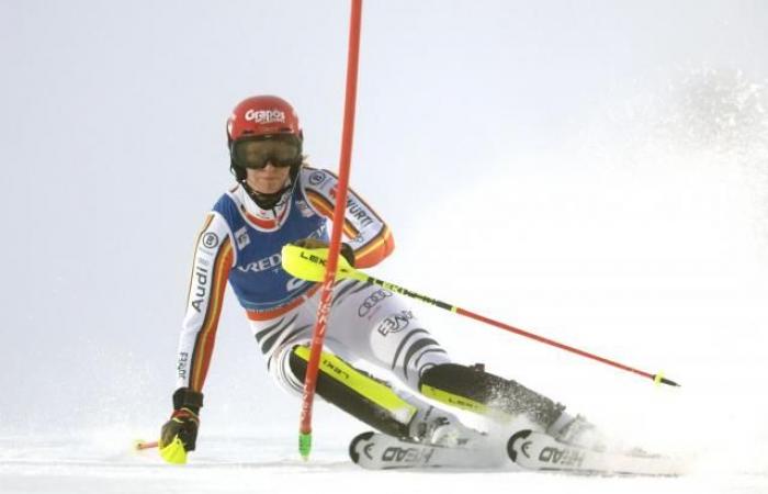 Lena Duerr lidera el slalom de Killington por delante de Anna Swen-Larsson y Camille Rast