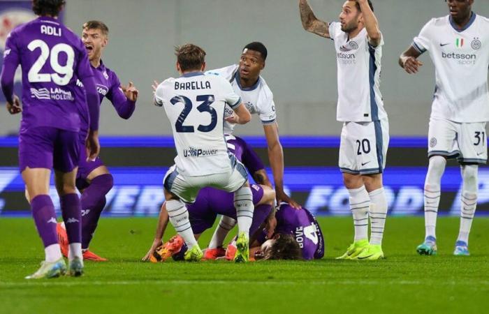 Fútbol: jugador de la Fiorentina se desploma y el partido se detiene