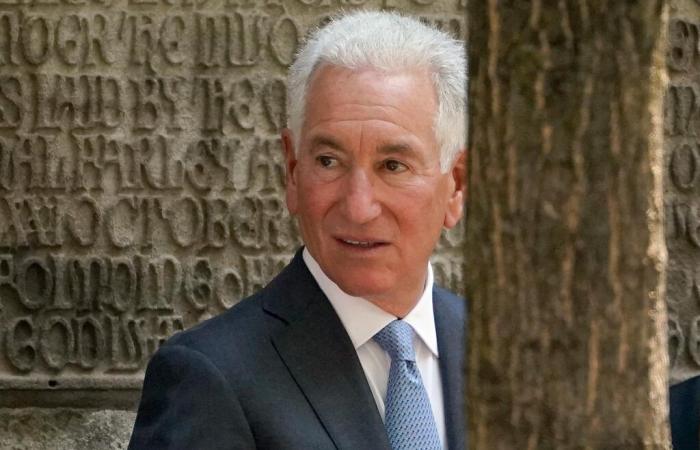 Trump nombra a Charles Kushner, el padre de su yerno, como enviado a Francia y a Kash Patel como jefe del FBI