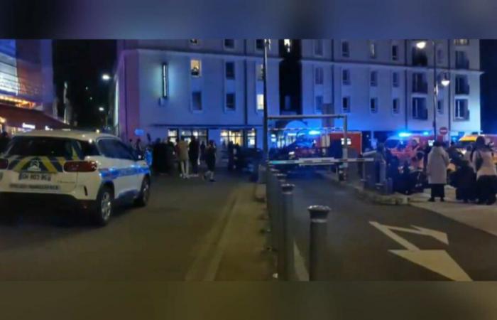 Testigos de la caída de una carroza navideña en Trouville-sur-Mer en estado de shock