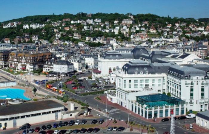 Calvados: trece heridos tras el derrumbe de una carroza en un mercado navideño: Noticias