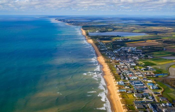 ¿Invertir a bajo precio en la costa de Normandía? Este pueblo es una oportunidad que no debes perder