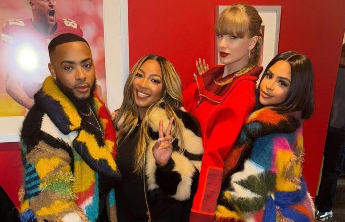 Taylor Swift sale con los Chiefs WAG Chariah Gordon y Sheawna Weathersby