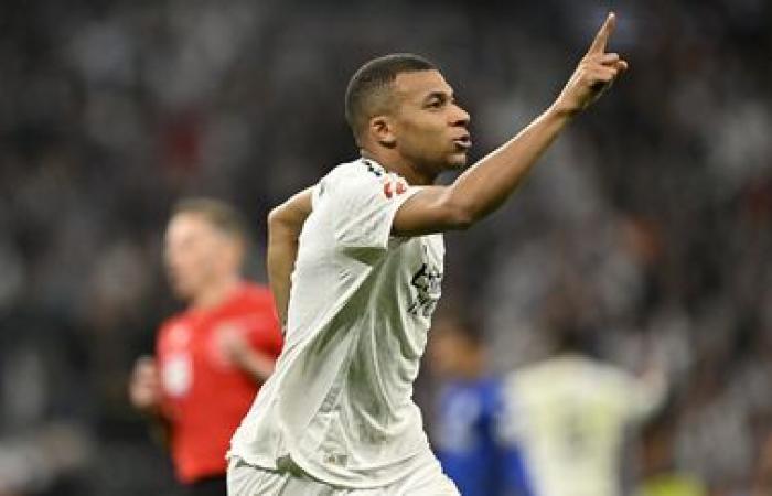 Autor de un bonito gol contra el Getafe, Kylian Mbappé recupera la sonrisa y permite al Real Madrid acercarse al Barça