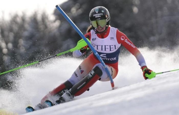 La esquiadora suiza Camille Rast logra su primera victoria en la Copa del Mundo en slalom mientras Mikaela Shiffrin se queda fuera después de una caída | Deportes