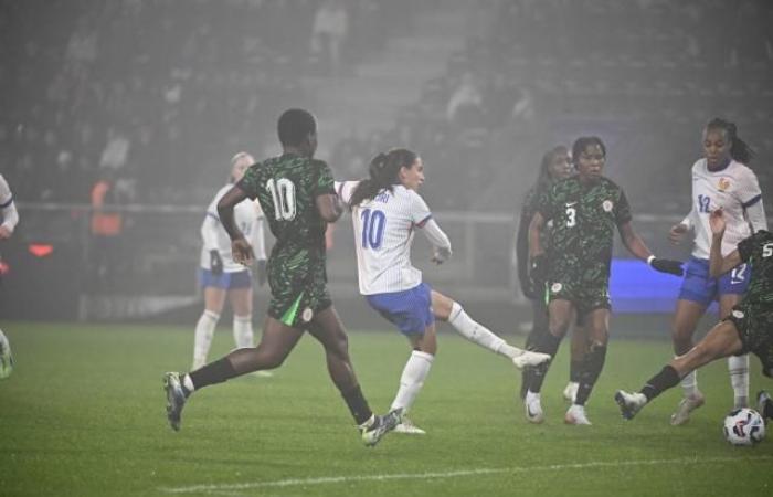 Les Bleues ganan con maestría a Nigeria, Majri goleó en su regreso