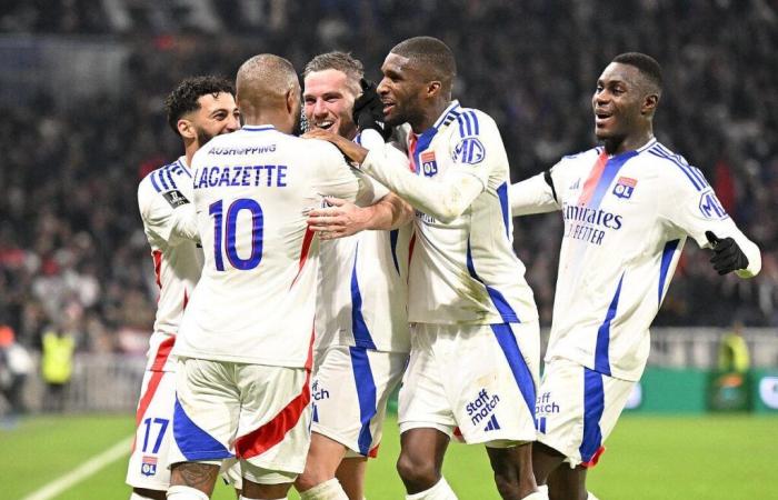 L1: OL aplasta al Niza, Lacazette ve el triple