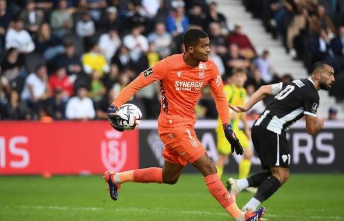 FC Nantes. Sorpresa, Alban Lafont en el banquillo del Parque de los Príncipes para enfrentarse al Paris SG