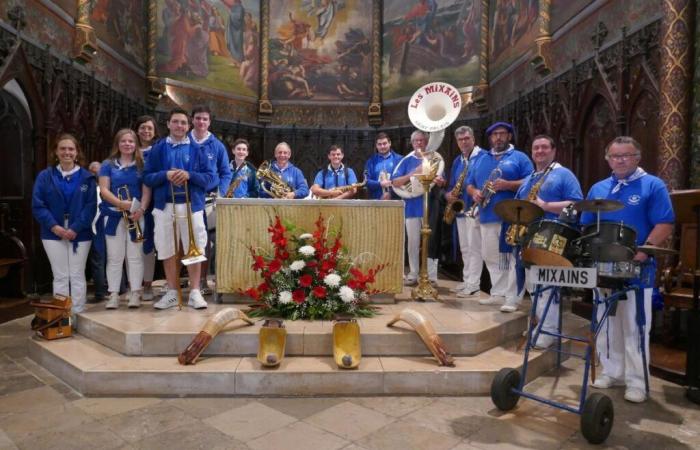 la banda des Mixains busca trombonistas y clarinetistas