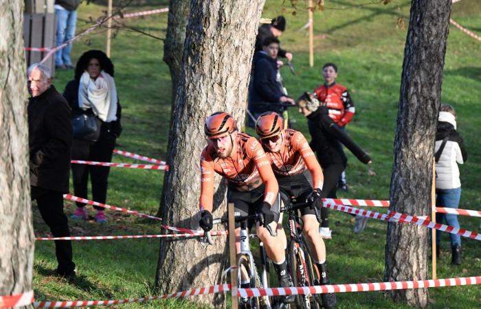 Ciclocross: William Millat por delante de su hermano Adrien en las alturas de Le Creusot