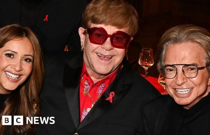 Elton John ‘sólo puede escuchar’ su musical The Devil Wears Prada después de perder la vista