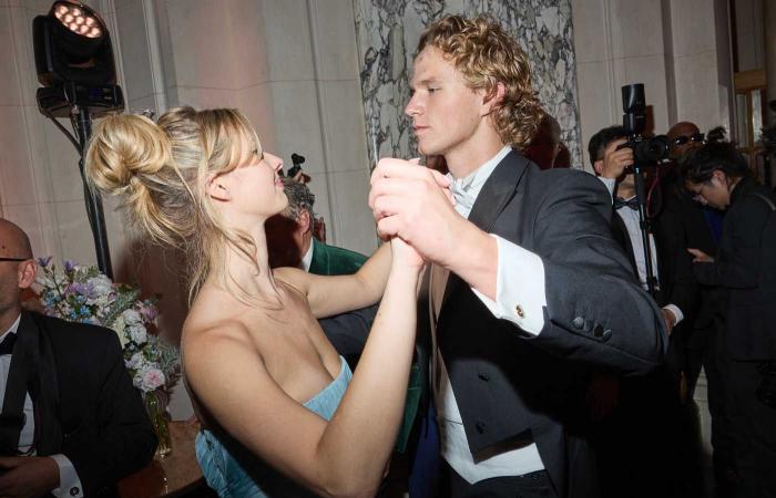 La hija de Chris Martin y el Conde Leo Henckel von Donnersmarck en el Debutante Ball