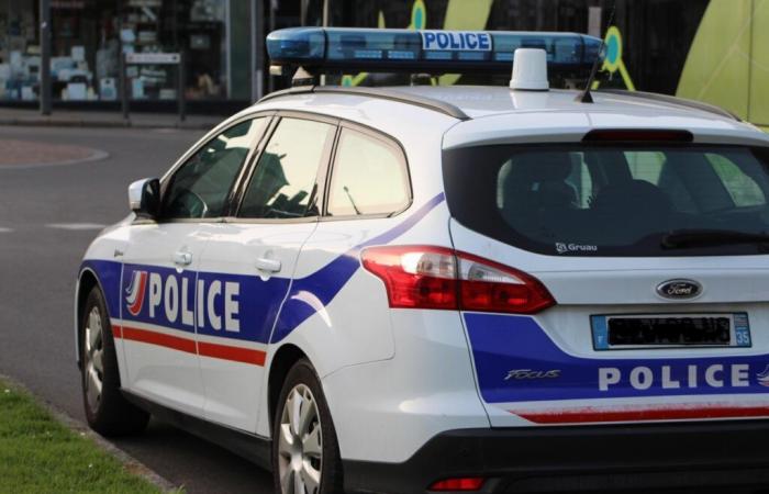 Los policías abrumados por un coche de carreras alemán que asume todos los riesgos.