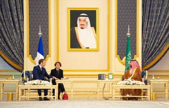 Las cuestiones económicas en el centro de la visita de Emmanuel Macron a Arabia Saudita