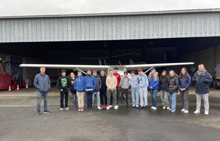 Los alumnos de esta facultad volaron en una avioneta desde Calvados