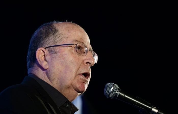 Un afligido padre presenta una denuncia contra Moshe Ya’alon por ‘poner en peligro la seguridad del Estado’