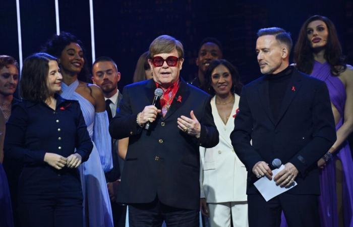 Elton John revela que se quedó ciego por una infección contraída en Francia