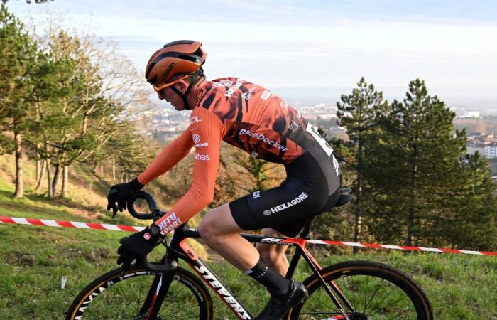 Ciclocross: William Millat por delante de su hermano Adrien en las alturas de Le Creusot