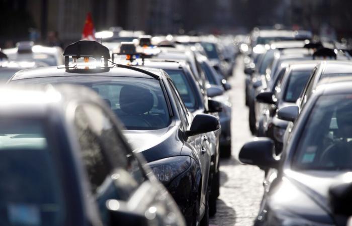 ¿Por qué los taxis están en huelga este lunes?