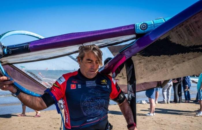 Tabla a vela. Antoine Albeau bate su propio récord mundial de velocidad