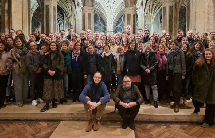 Después de años en las obras de la catedral, el coro de compañeros prepara una actuación única