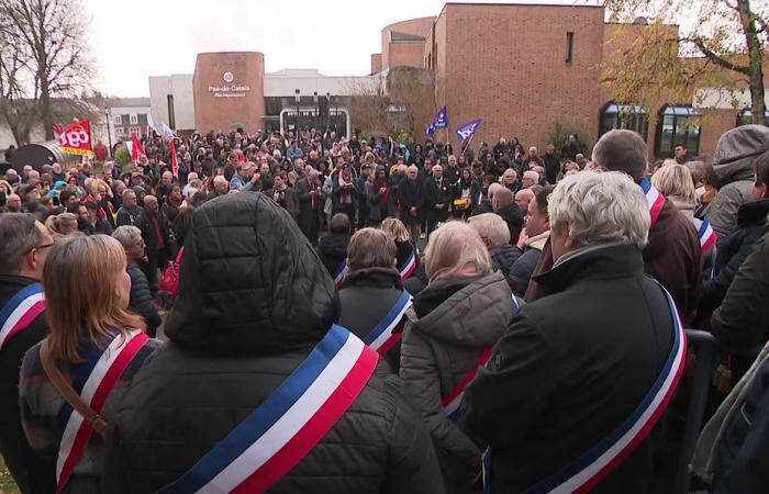 “¿En qué vamos a convertirnos?”, contra los recortes presupuestarios, el grito de alarma de los cargos electos, sindicatos y asociaciones de Paso de Calais