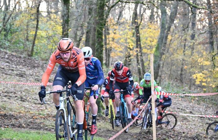 Ciclocross: William Millat por delante de su hermano Adrien en las alturas de Le Creusot