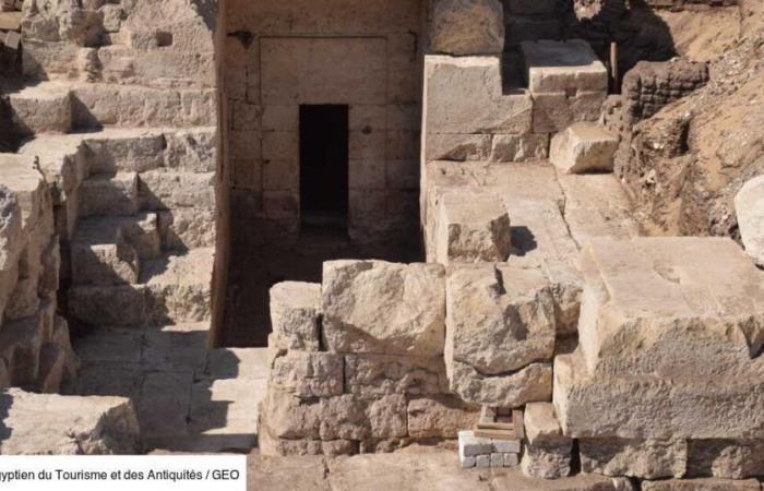 La entrada a un templo egipcio resurge en el desierto después de 2.000 años