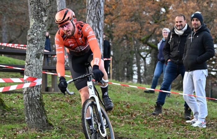 Ciclocross: William Millat por delante de su hermano Adrien en las alturas de Le Creusot