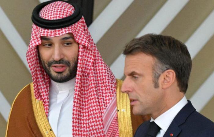 Emmanuel Macron llegó al país del Golfo para una visita de Estado de tres días