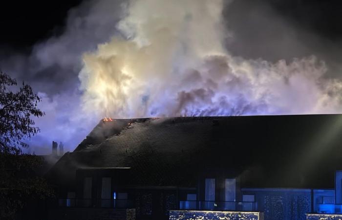 Se ha producido un gran incendio en el restaurante Wagyu, frente al Sanglier des Ardennes, en Durbuy (fotos)