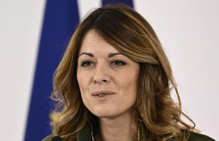 amenazado de censura por parte de la RN, el gobierno “permanece abierto al diálogo”, asegura la portavoz Maud Bregeon