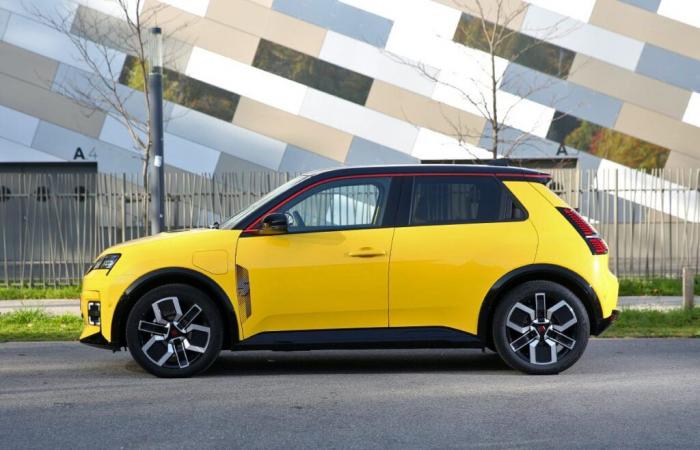 El Renault 5 ya encabeza las ventas de coches eléctricos