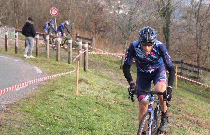 Ciclocross: William Millat por delante de su hermano Adrien en las alturas de Le Creusot