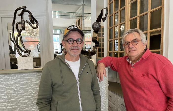 Cognac: el escultor Jacky Cognolato instala sus obras en una oficina convertida en galería temporal