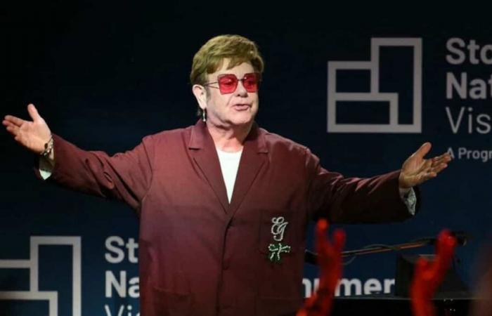 “Perdí la vista”: Elton John no puede ver su musical