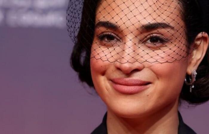 Festival de Marrakech: Camelia Jordana ilumina la alfombra roja con un look retro, Jamel Debbouze se reencuentra con Monica Bellucci